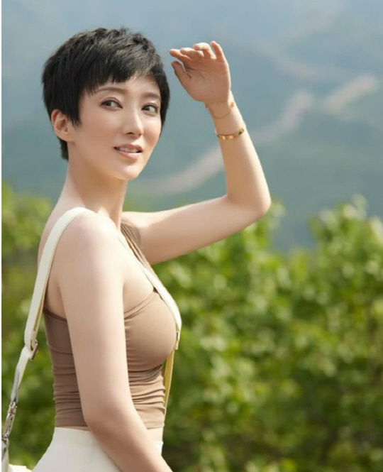 홍콩의 한 유명 여배우가 4살 딸에게 엄격한 교육 잣대를 적용해 논란이 일고 있다.<홍콩 사우스차이나모닝포스트 보도 캡처>